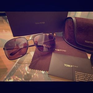 Tom Ford “John” sunglasses